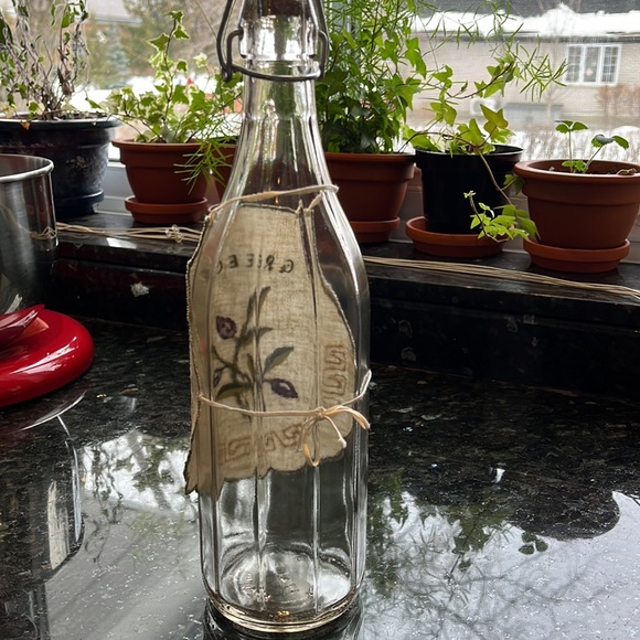 NWT Olive Oil Bottle Apron with Matching Doily - Picture 13 of 14